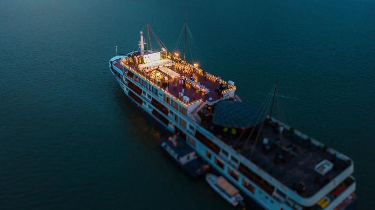 Hotel Erina Cruise By Hag Ha Long Exterior foto