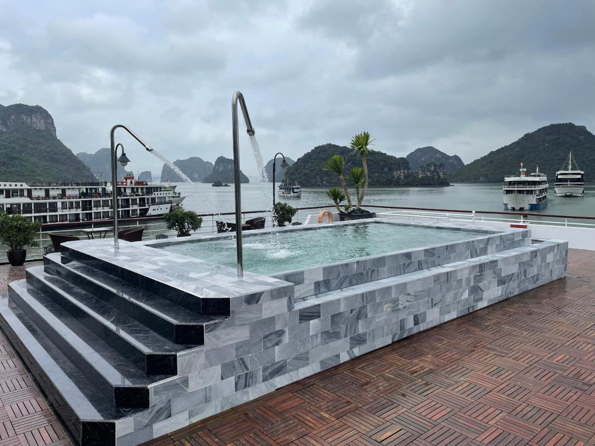 Hotel Erina Cruise By Hag Ha Long Exterior foto
